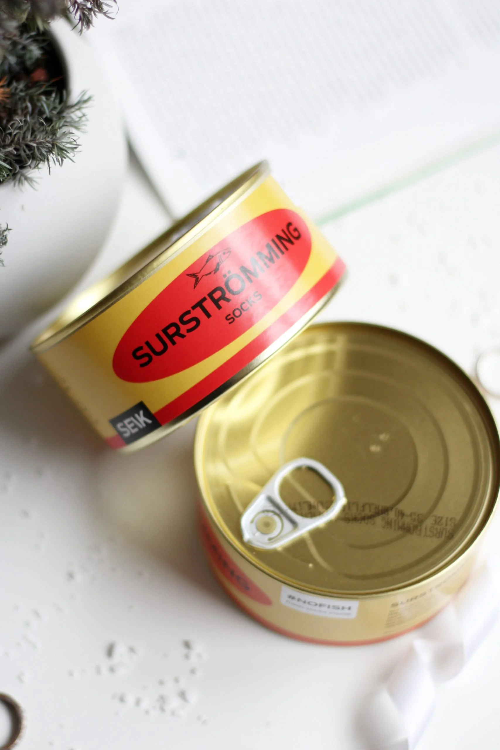 SEIK SURSTRÖMMING CANNED FISH SOCKS #NOFISH (SIZE 40 – 46, MEN) SEIK SURSTRÖMMING CANNED FISH SOCKS #NOFISH (SIZE 40 – 46, MEN)