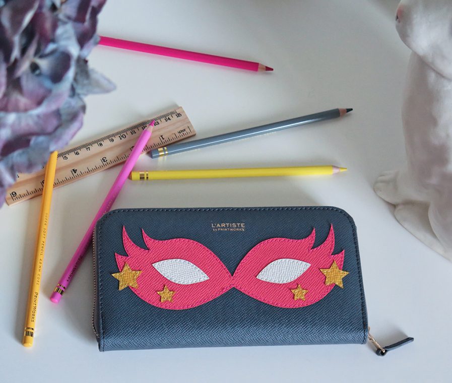 Pencil case - Hero pink large incl pencils etc.