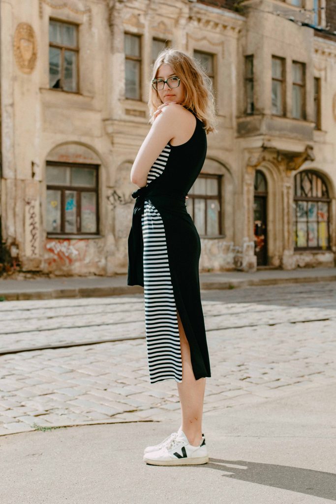 M50 Dress GoM50 Kleita Dieviete Svītraina / Melnaddess Reversible Black