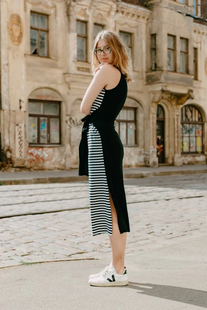 M50 Dress GoM50 Kleita Dieviete Svītraina / Melnaddess Reversible Black