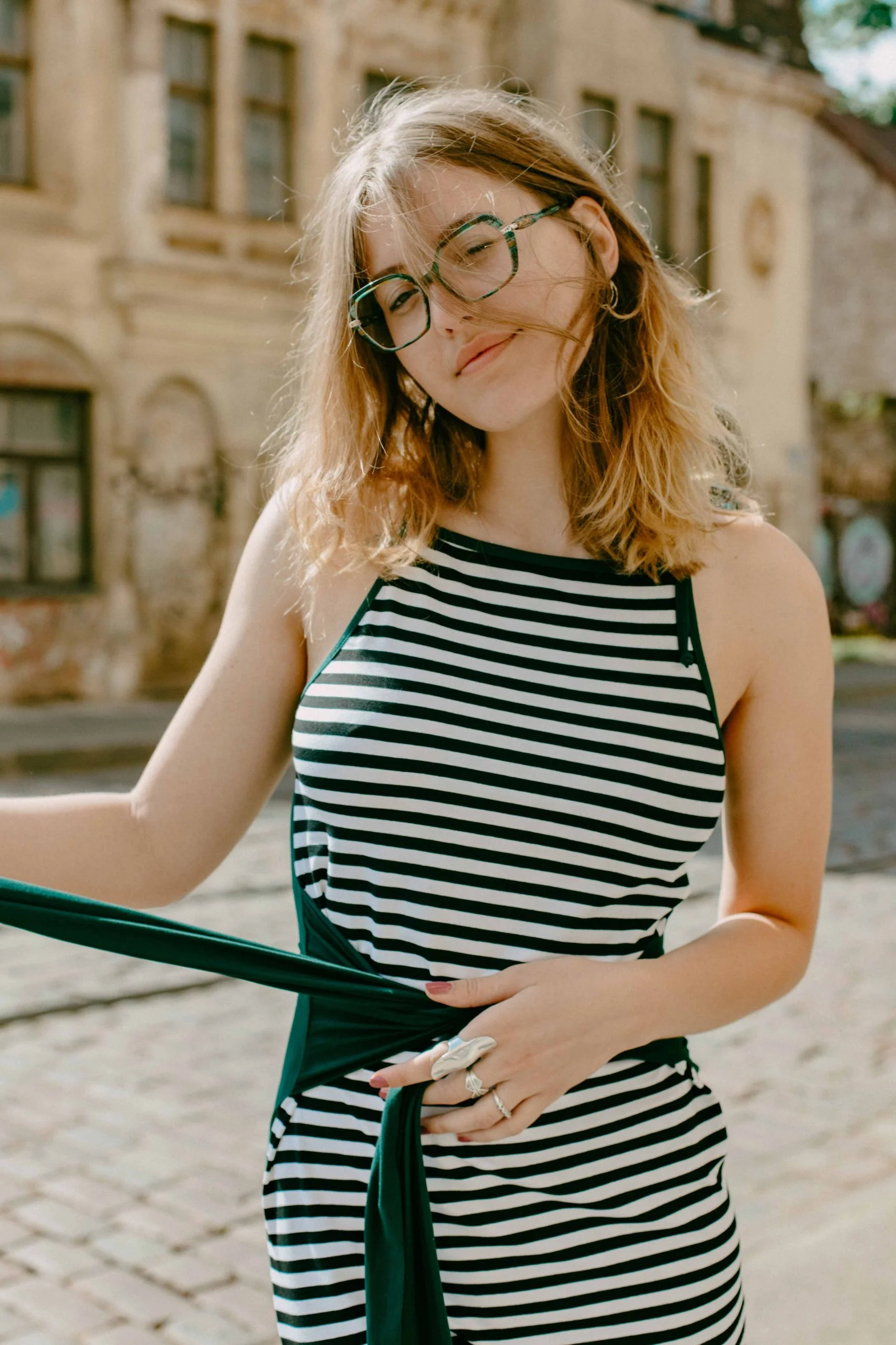 M50 Kleita Dieviete melni Svītraina / meža Zaļa M50 Kleita Dieviete melni Svītraina / meža Zaļa