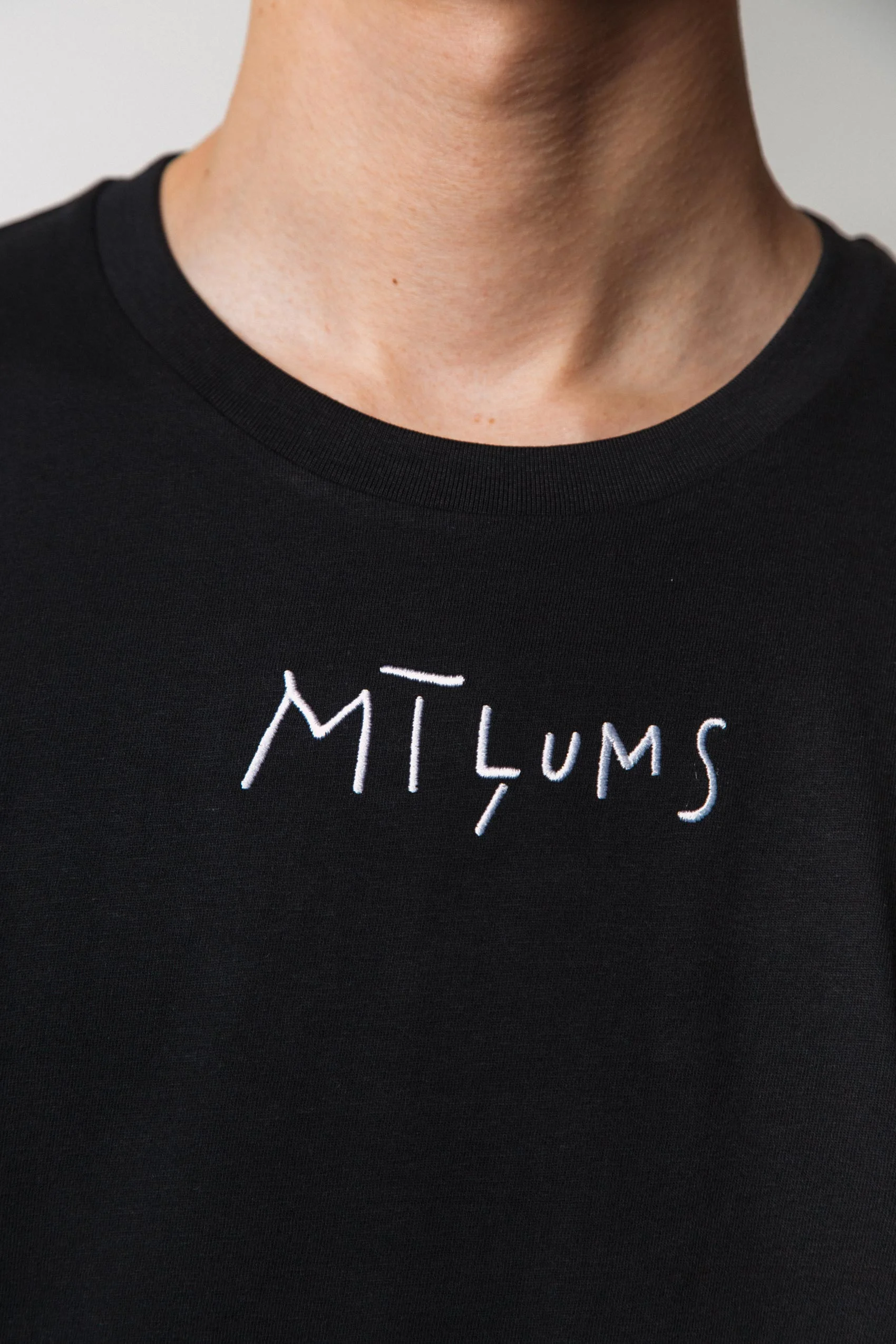 M50 organic cotton T shirt "MĪĻUMS" Unisex fit black