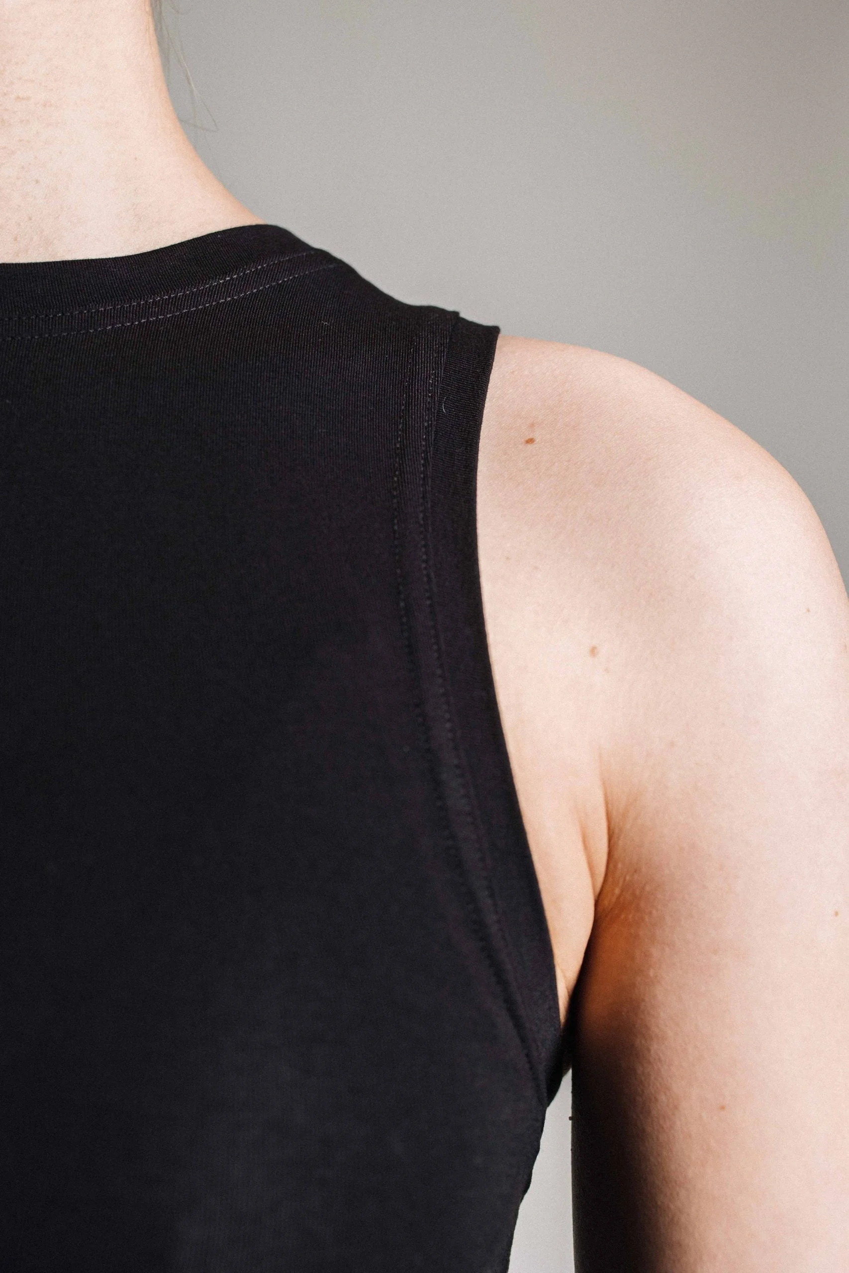 M50 īsais krekliņš | MELNS