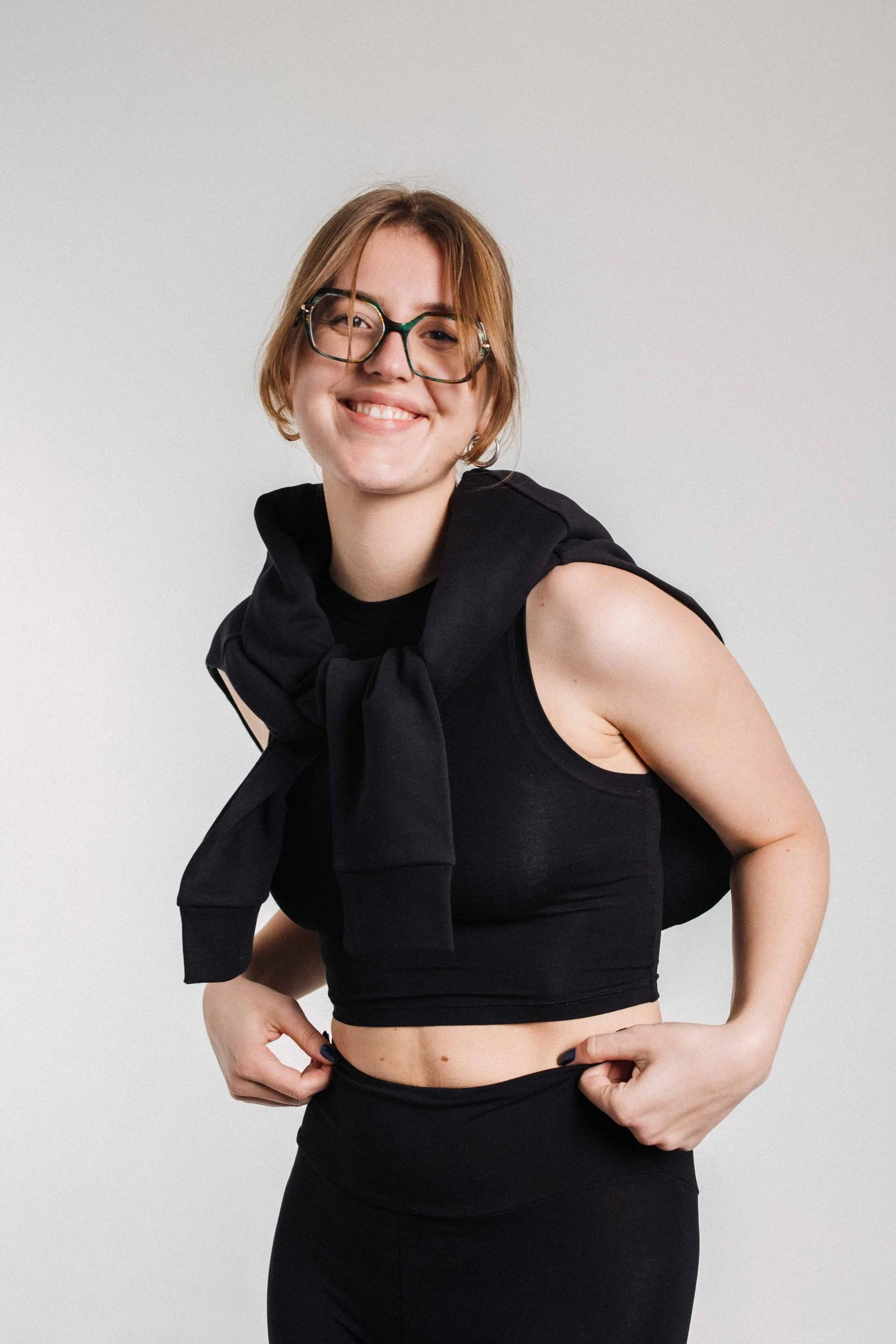 M50 īsais krekliņš | MELNS