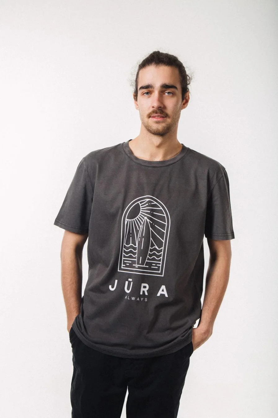 Vaira Vīksne ORGANISKAS KOKVILNAS T-KREKLS “JŪRA (ALWAYS)” | Vintāžas Melns