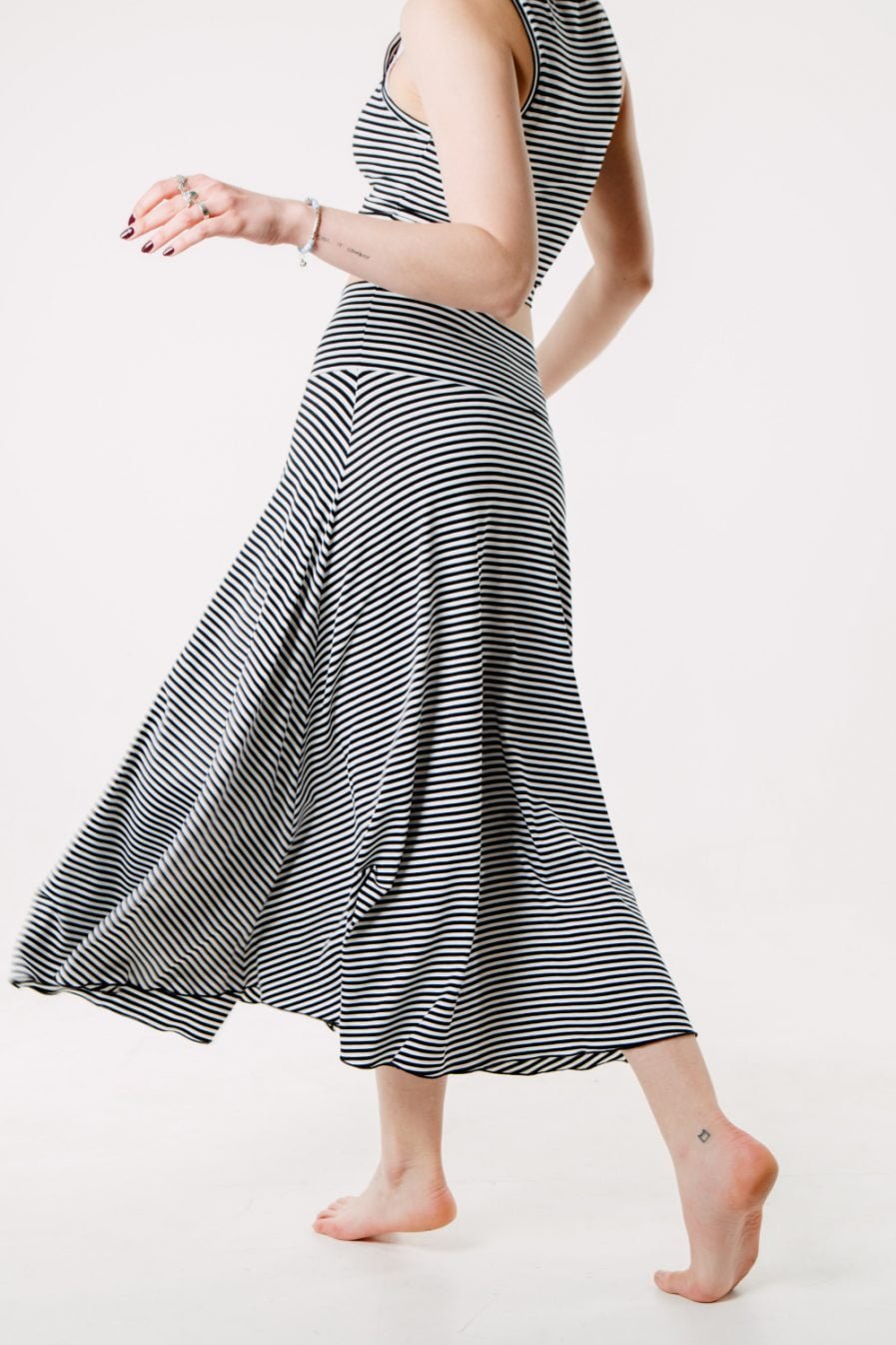 M50 Sun Skirt | black and white narrow STRIPES