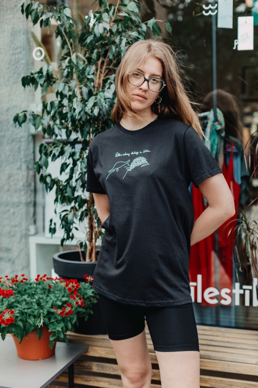 Krista Bitmete T-shirt Lilac | Black