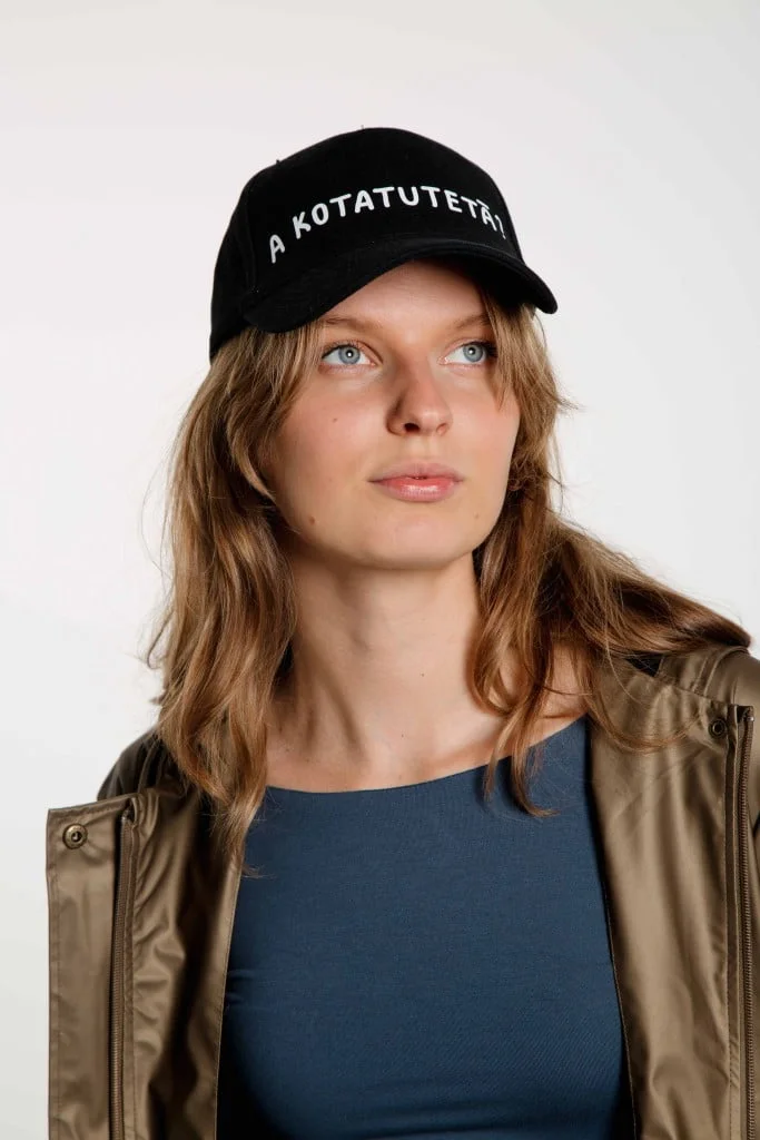 iidziiba 5-panel unisex cap AKOTATUTETĀ?