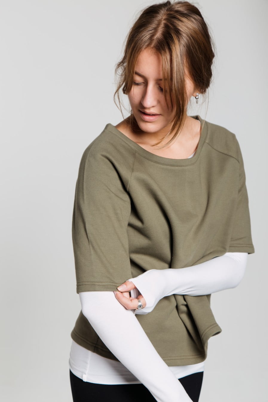 M50-balerina-sweater-dzemperis-khaki-haki