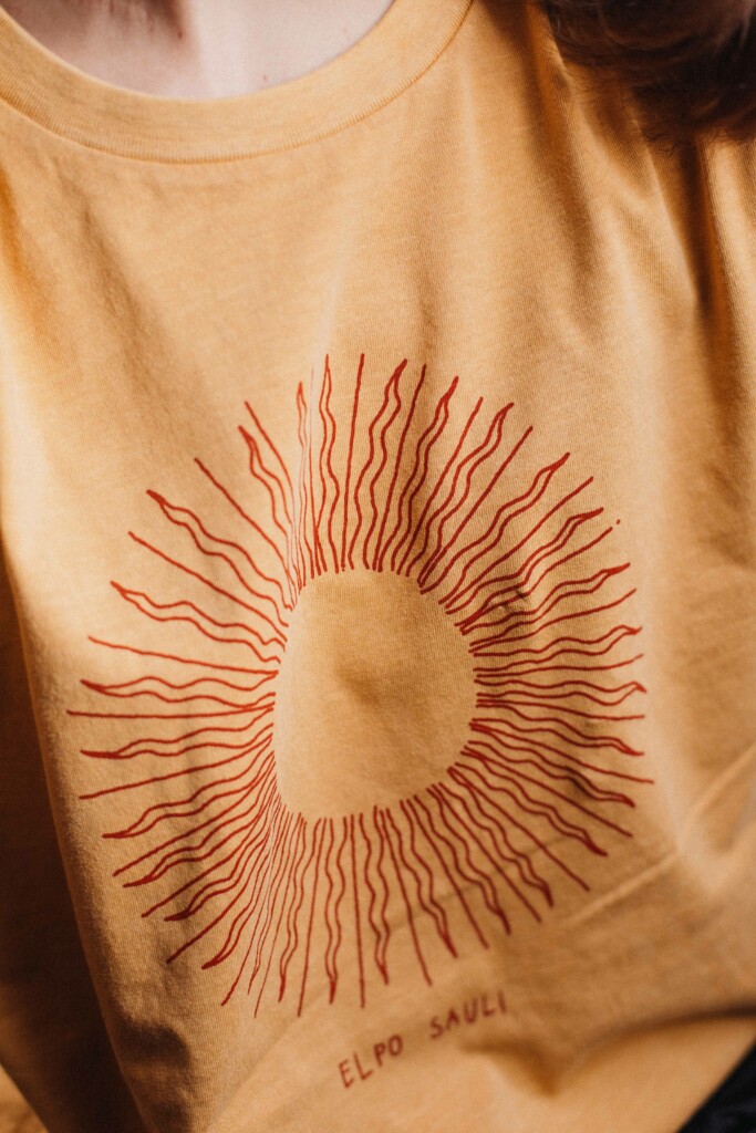 VAIRA VĪKSNE Organic cotton t-shirt ELPO SAULI | Ochre