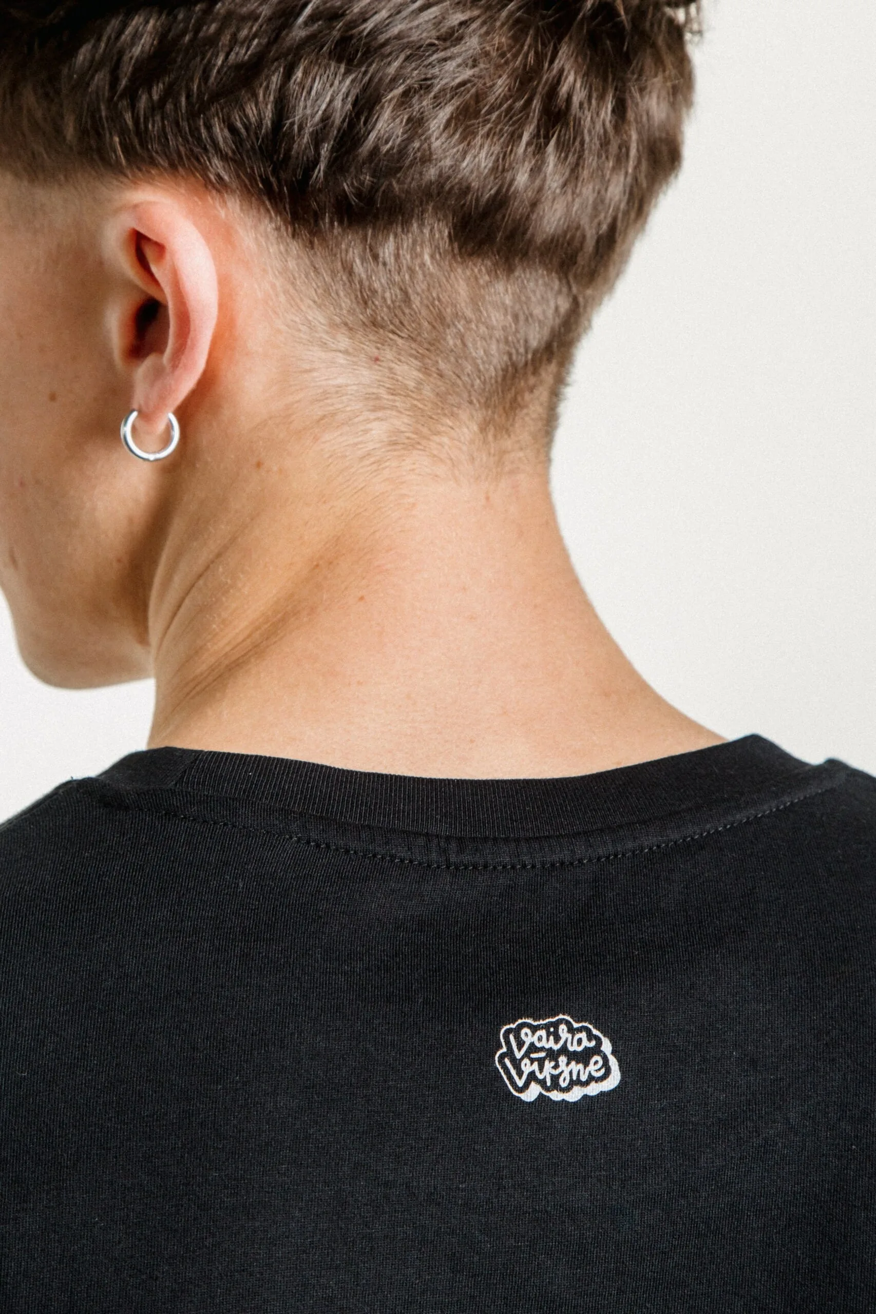 VairaViksne-t-shirt-t-krekls-unisex-black-melns-zigulis-kokvilna-2