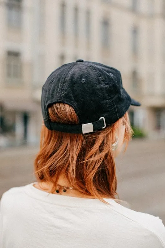 M50 x Vaira Vīksne Velveta kepons PERSIKS | Melns
