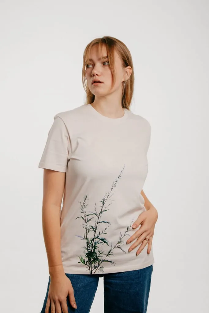 Ieva-kampe-krumholca-M50-t-krekls-organiska-kokvilna-unisex-desrt-vintage-white-balts-vibotne-1