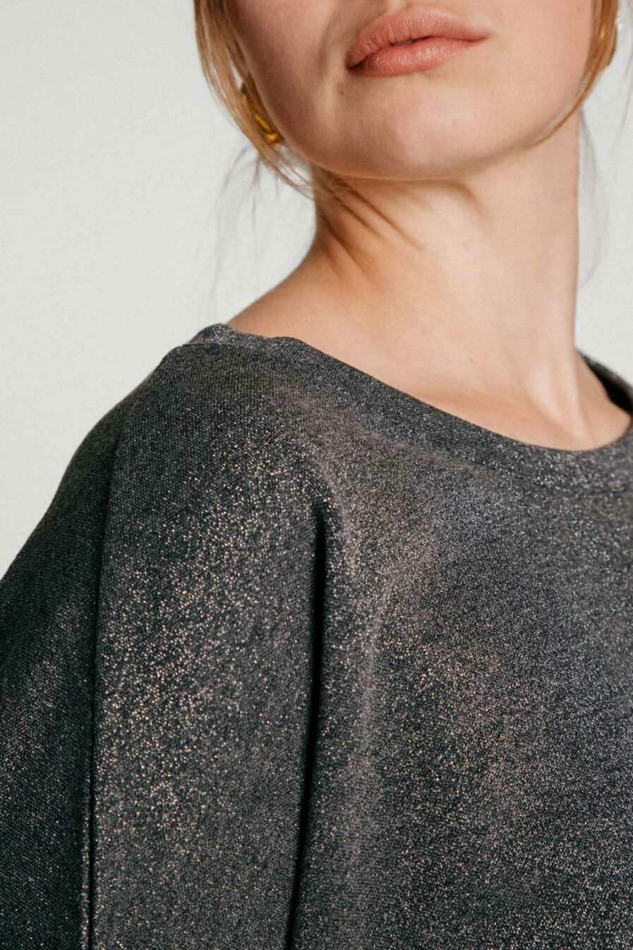 M50 Loose Shiny Crop Top Sweater | Grey