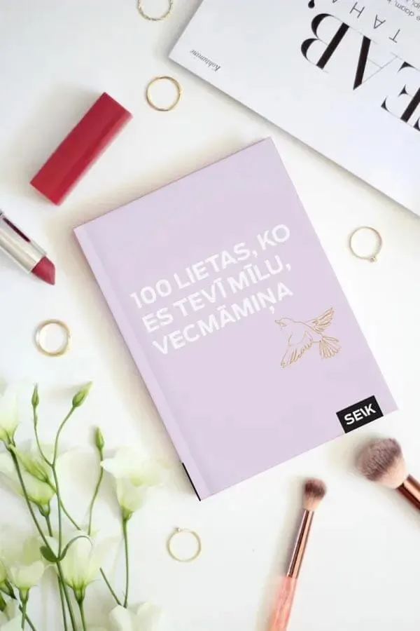 SEIK - pašu aizpildāma dāvanu grāmata "100 lietas, ko es tevī mīlu, vecmāmiņa"
