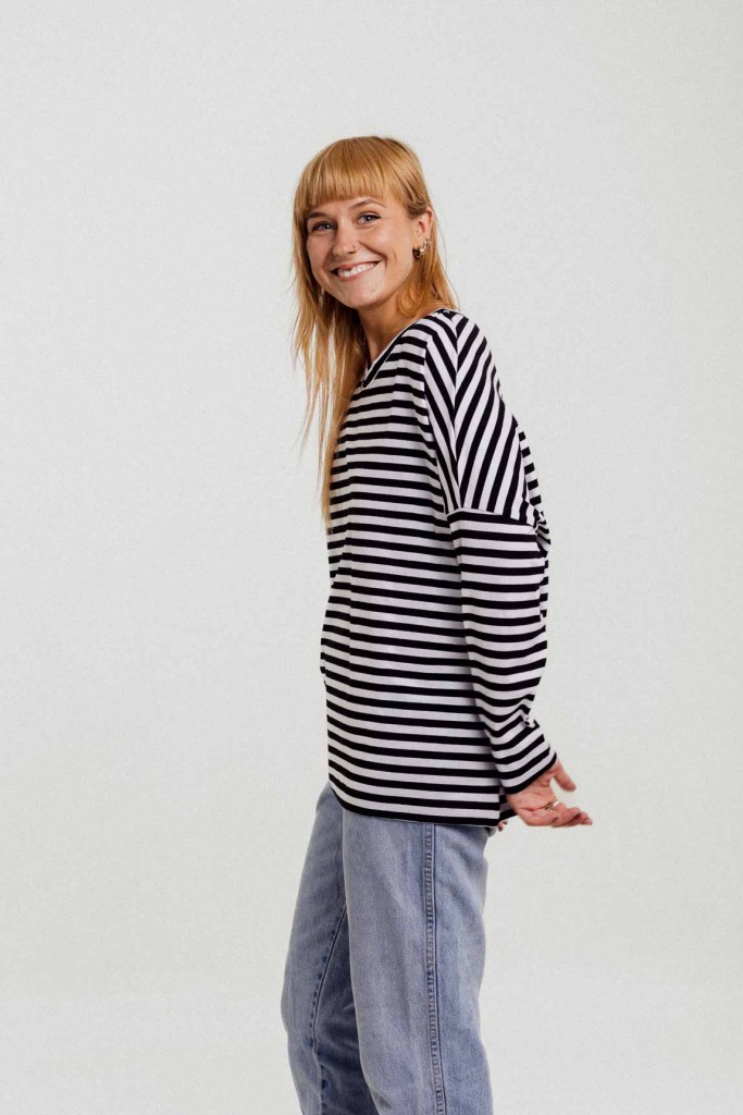 M50 Loose Cut Sweater | Black stripes