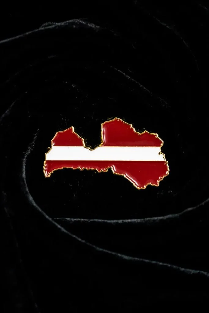 TAVI DRAUGI Pin/Magnet | Latvia