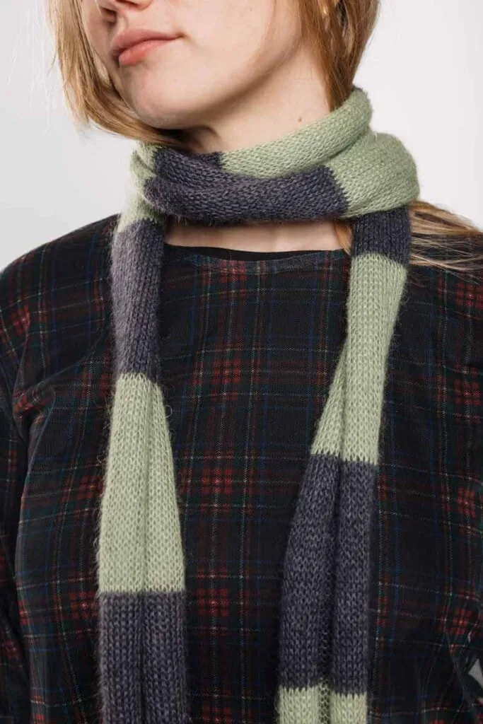 BOA scarf Sima (grey+ green)