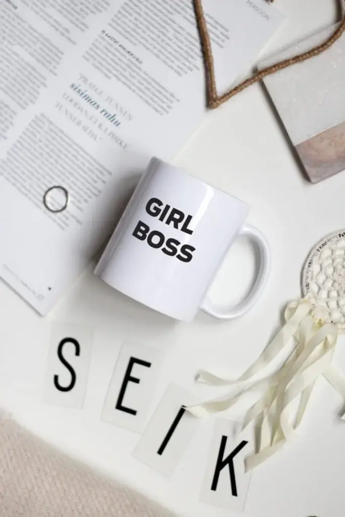 girl-boss-768x1152.jpg