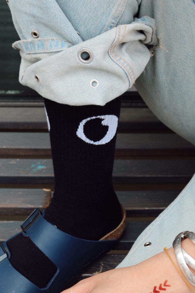 Flow-socks-black-straume-merch