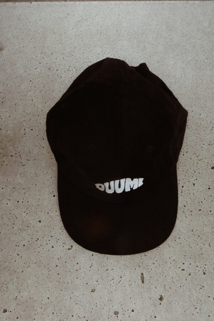 duumi-cap-kepons-melns-nadi-otto-merch