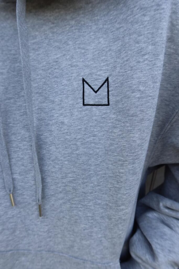 M50 Unisex Džemperis ar kapuci | no signal | Pelēks