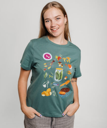 M50 x Zane Veldre Unisex T krekls "Latvijas garšas" | Zaļš