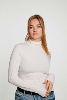 M50 Turtleneck | White